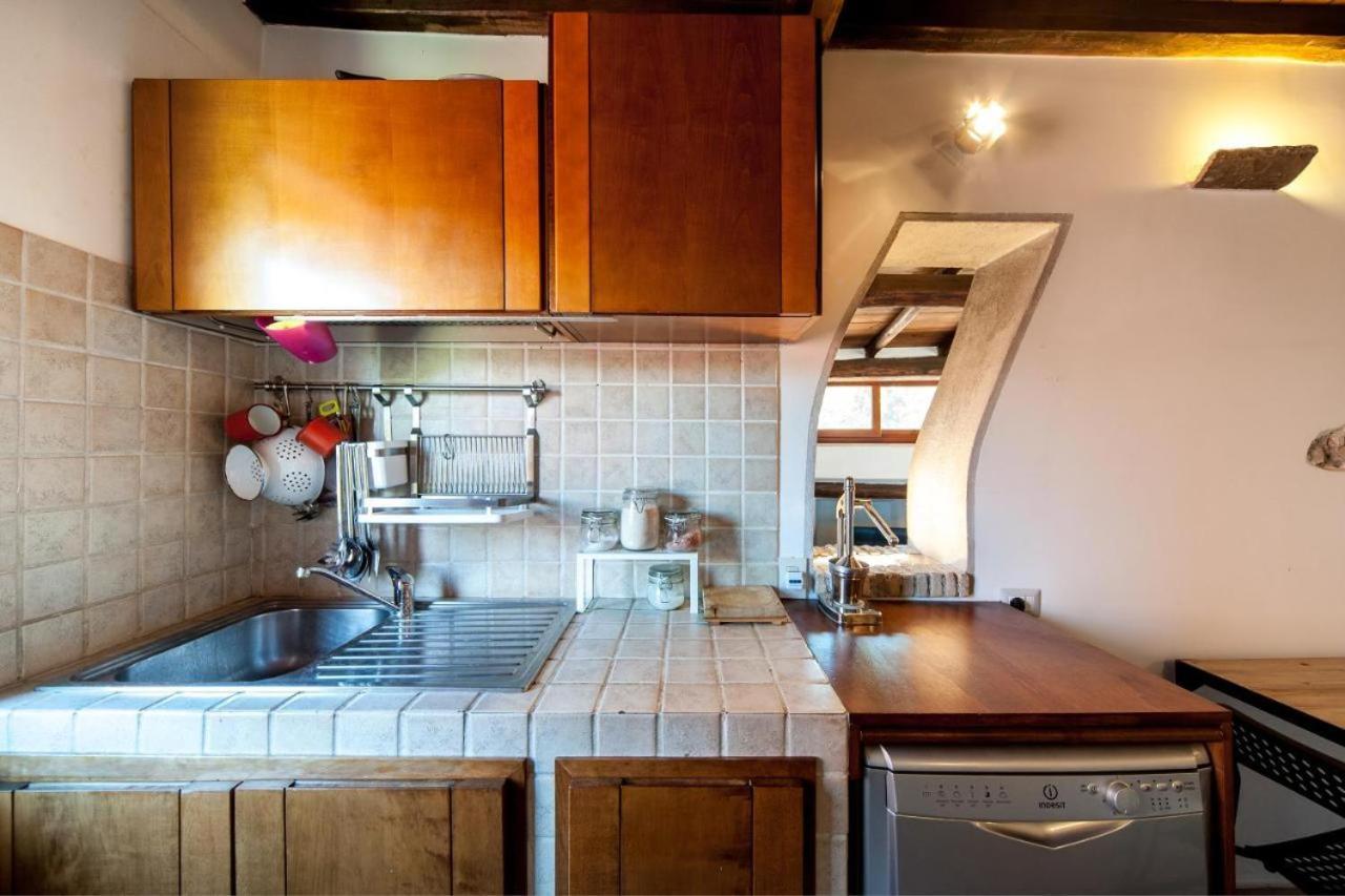 Grottini Charme Penthouse ~ Historic Center Apartment Rome